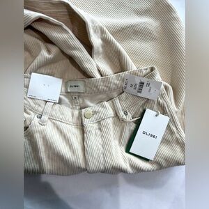 NEW!!!  🍀🍀🍀
NWT,  DL1961 Beige Corduroy Pants Size 26